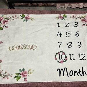 Bundle Baby Monthly Milestone Blanket Floral W/Closet Clothes 8 Piece Dividers